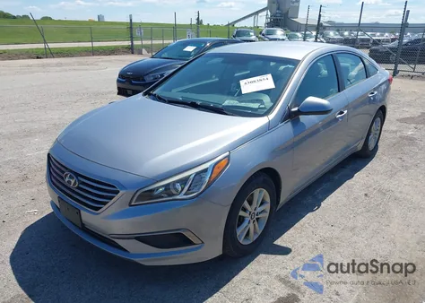 2017 Hyundai Sonata z USA, uszkodzony, nr VIN 5NPE24AF7HH441990